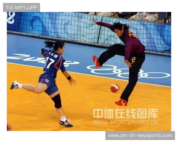 “沙滩赛场热力四射，沙滩手球与合球激烈对决”